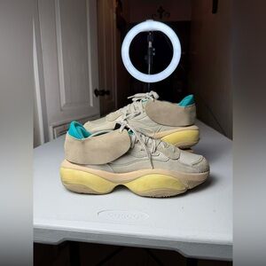 Size 10 - PUMA RHUDE x Alteration Chinchilla no insoles